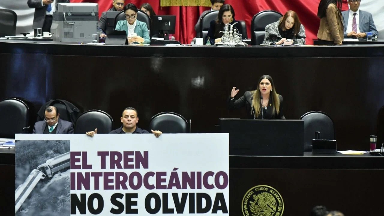 PAN y PRI exigen investigar el descarrilamiento del Tren Interoceánico