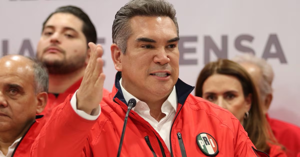 ‘Alito’ Moreno critica reforma electoral de Sheinbaum, “el país está ardiendo… se les cae a pedazos”, señala