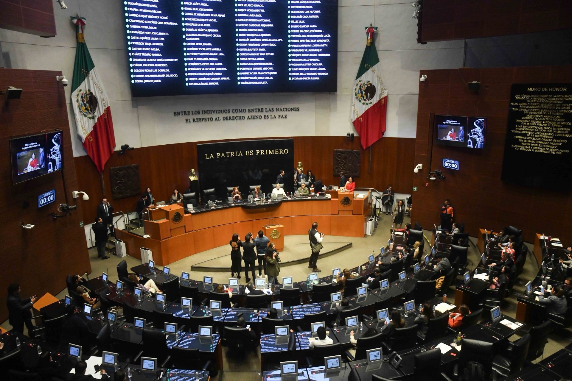 Senado declara constitucional reducción de jornada laboral a 40 horas&nbsp;