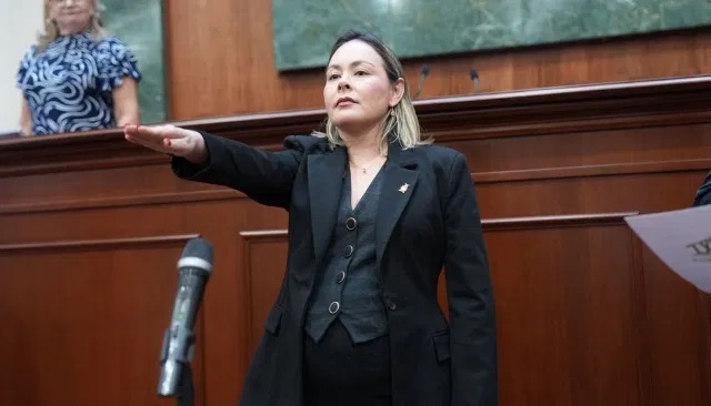 Yeraldine Bonilla rinde protesta como gobernadora interina de Sinaloa