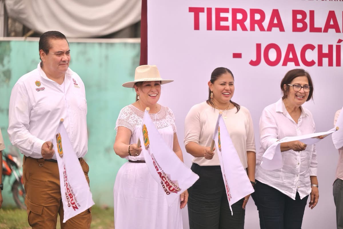Rocío Nahle da banderazo de inicio de obras carreteras en Tierra Blanca
