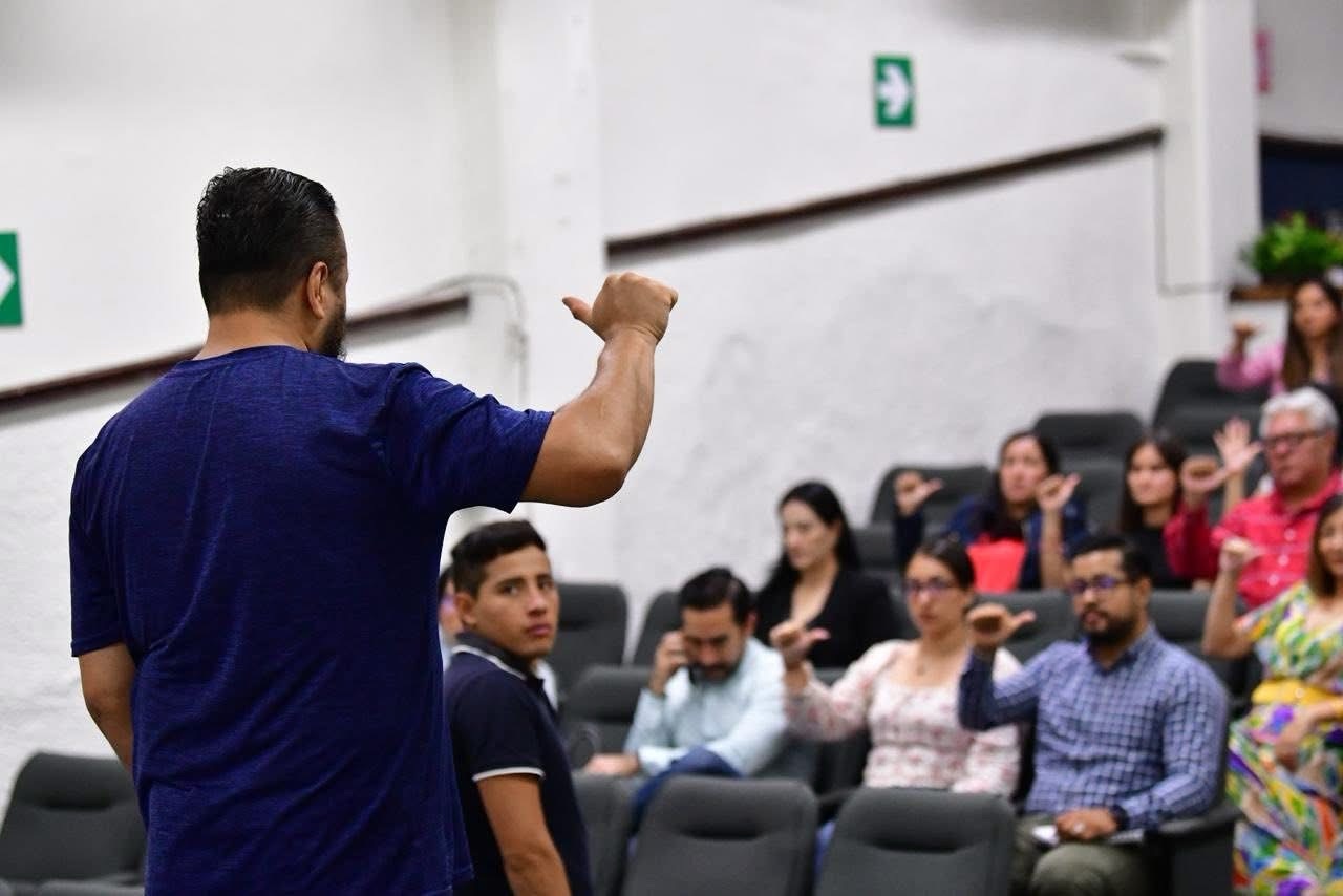 “La democracia también se expresa con las manos”; OPLE Veracruz apuesta por la inclusión