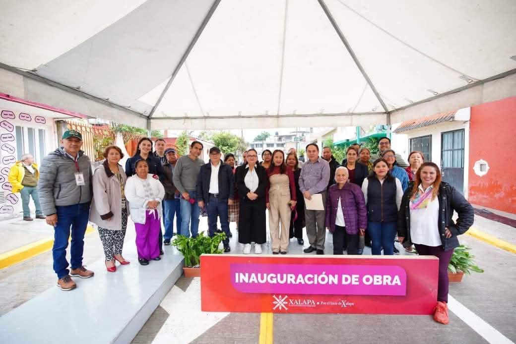Entrega Ayuntamiento de Xalapa obras que fortalecen la conectividad y dignifican las colonias