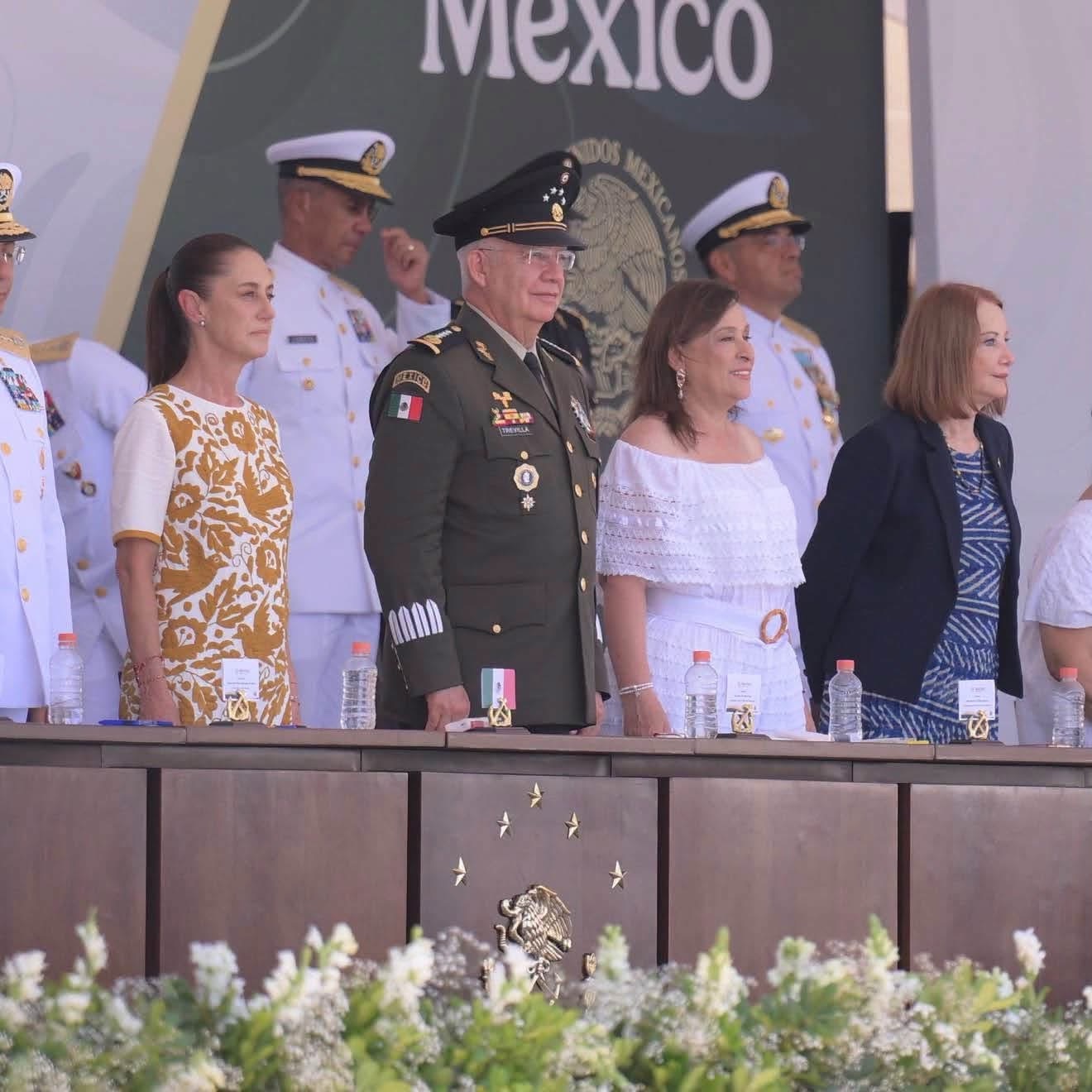 Acompaña Rocío Nahle a la presidenta Claudia Sheinbaum en graduación de cadetes navales