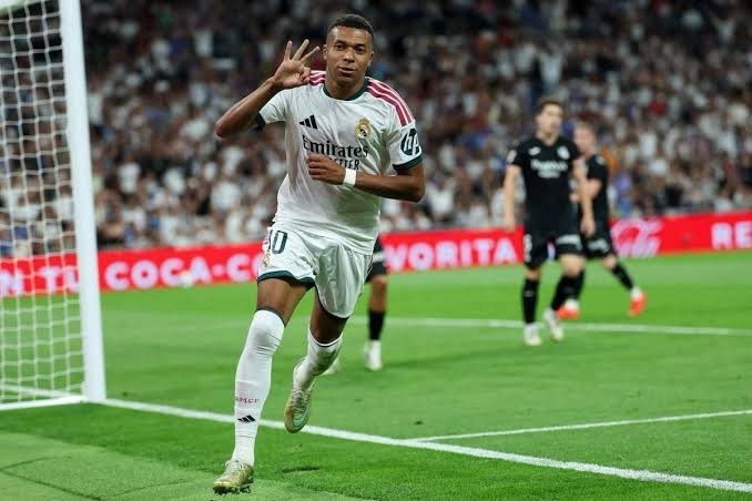Mbappé se estrena con triplete y lidera la goleada del Real Madrid
