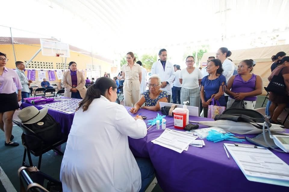 El IMMX llevó jornada de salud a Chiltoyac; colaboró personal del IMSS Bienestar y Sesver