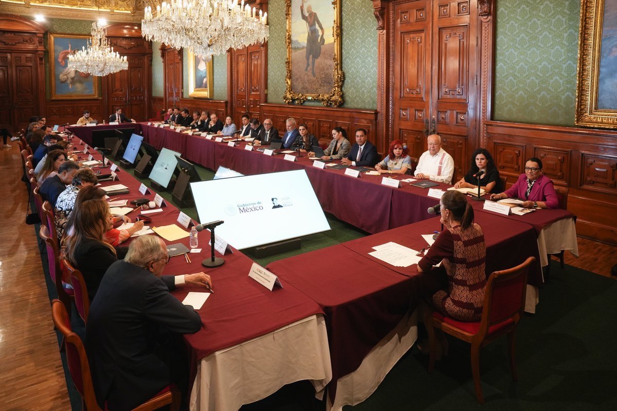 Sheinbaum se reúne con gobernadores de estados incorporados a IMSS-Bienestar